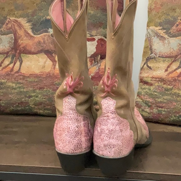 Pink Ariat boots - Picture 4 of 5